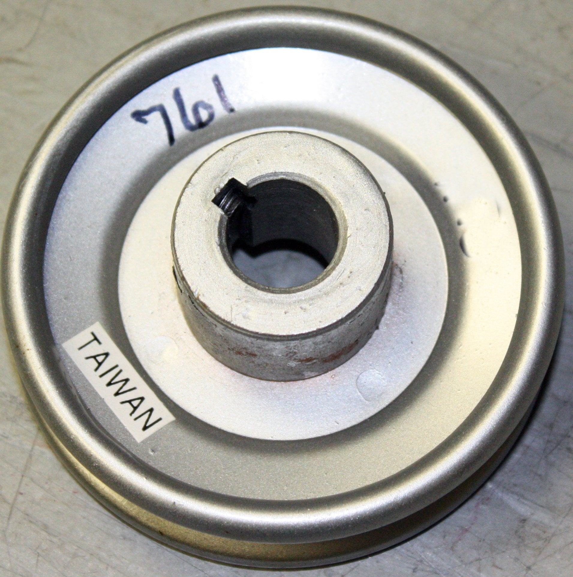 Rotary 761 3 1/4" Cast Steel V Idler Pulley P-315 5/8" CH 3/16" Keyway