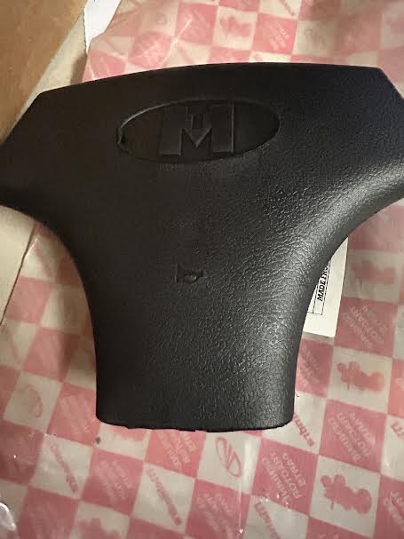 MAHINDRA TOP COVER STG WHEEL - 007601752D1